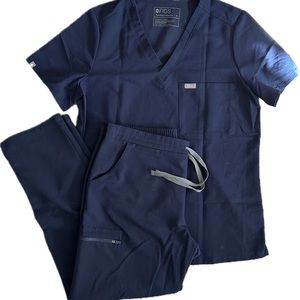 FIGS Technical Collection scrubs